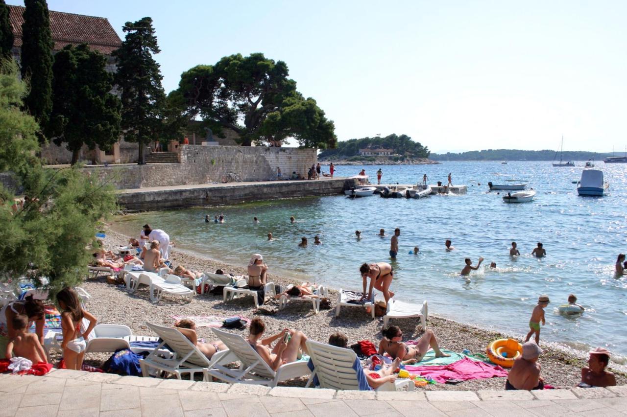Double Hvar 141b 3* Hvar Town